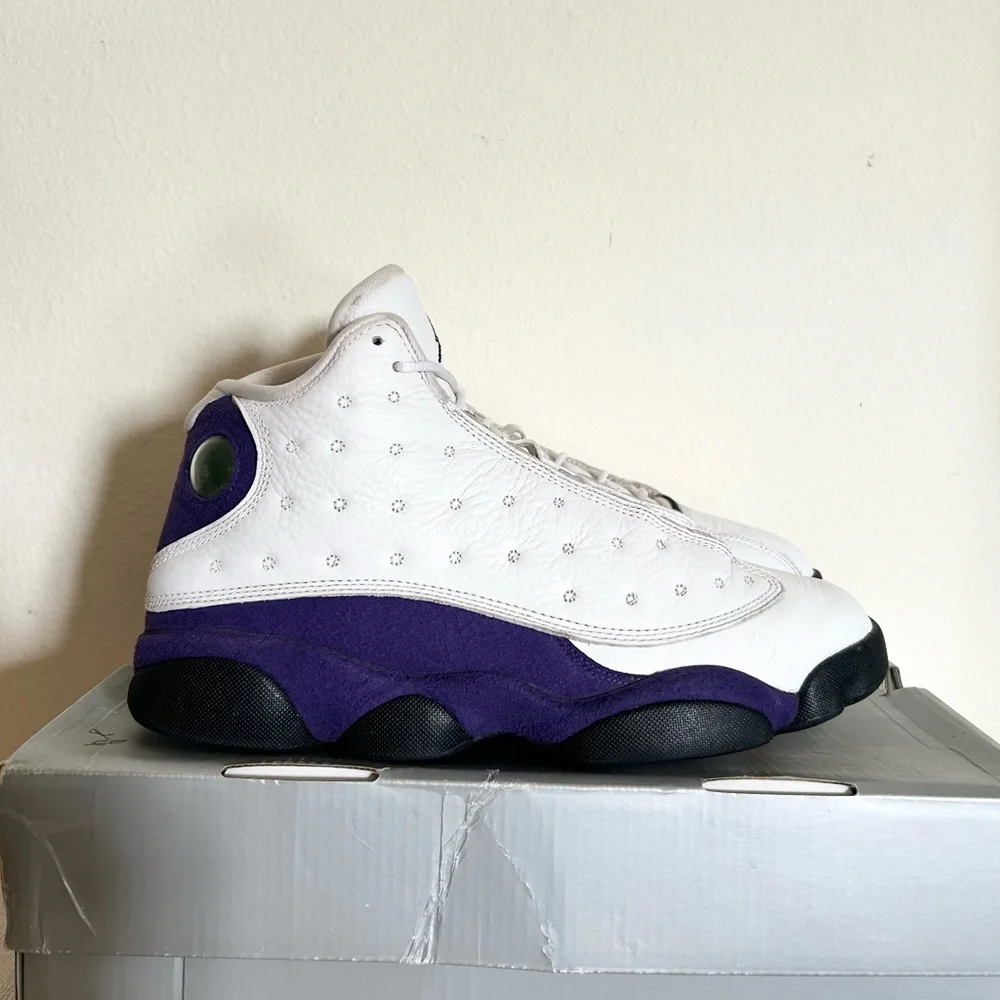 AUTHENTIC Jordan 13 Retro Lakers size 9 414571-105 2019 PRE-OWNED with OG BOX